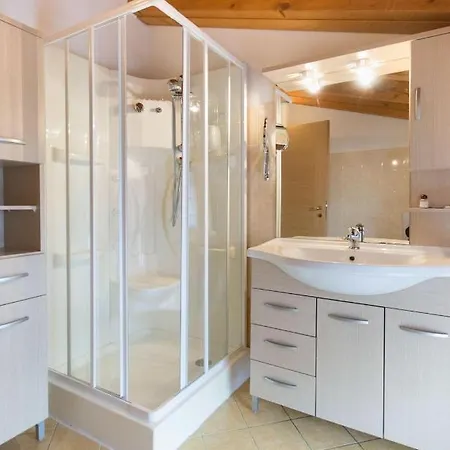 Garzola Double Lake Como View Apartment Ossuccio